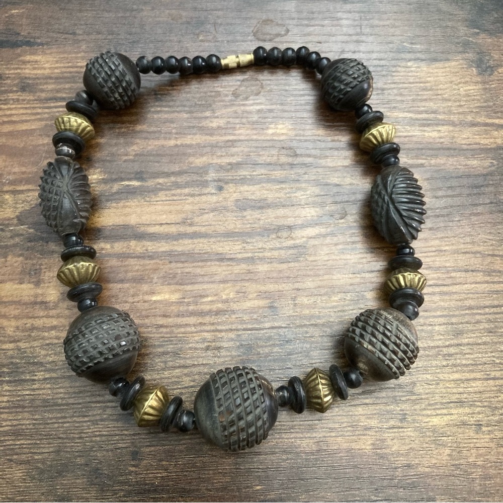 Vintage Chunky Beaded Screw Clasp Choker Necklace Etched Beads Earth tones 19"